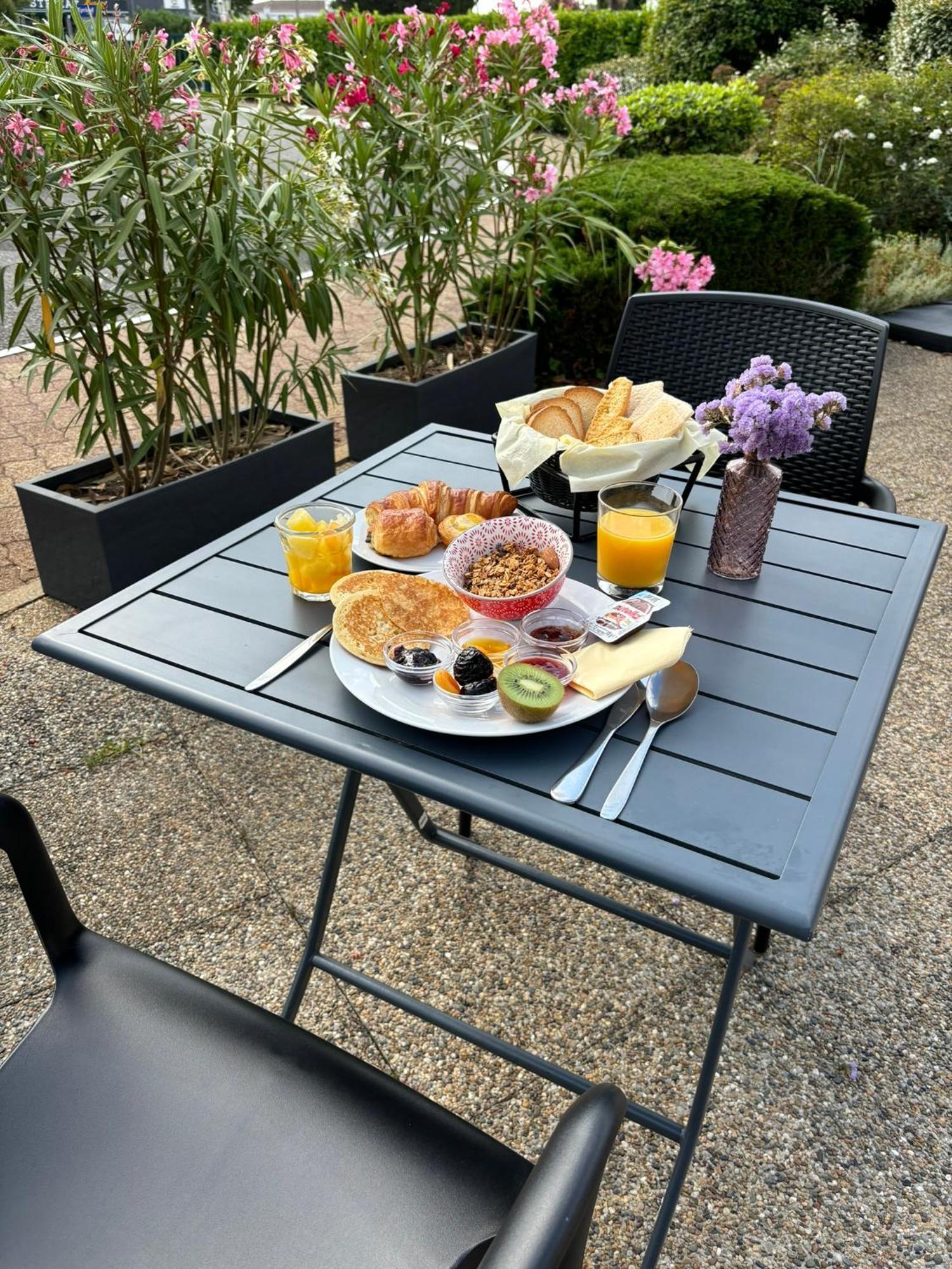 Kyriad Bordeaux Lormont Dış mekan fotoğraf